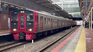 鹿児島本線普通列車(福間行き、813系)・博多駅を発車