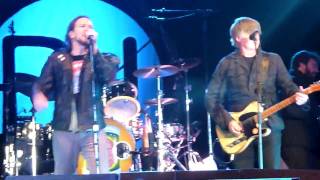 Video voorbeeld van "Pearl Jam - I Got You - Christchurch"