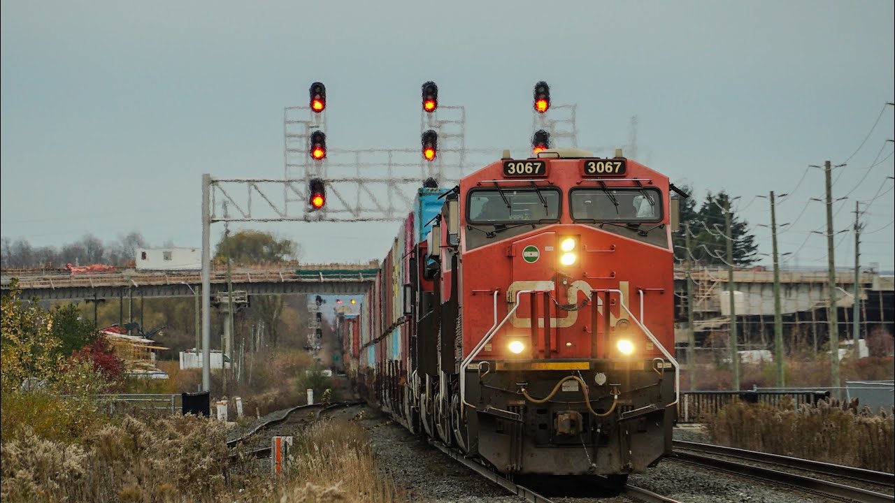 Awesome CN and Via trains at mount pleasant 
