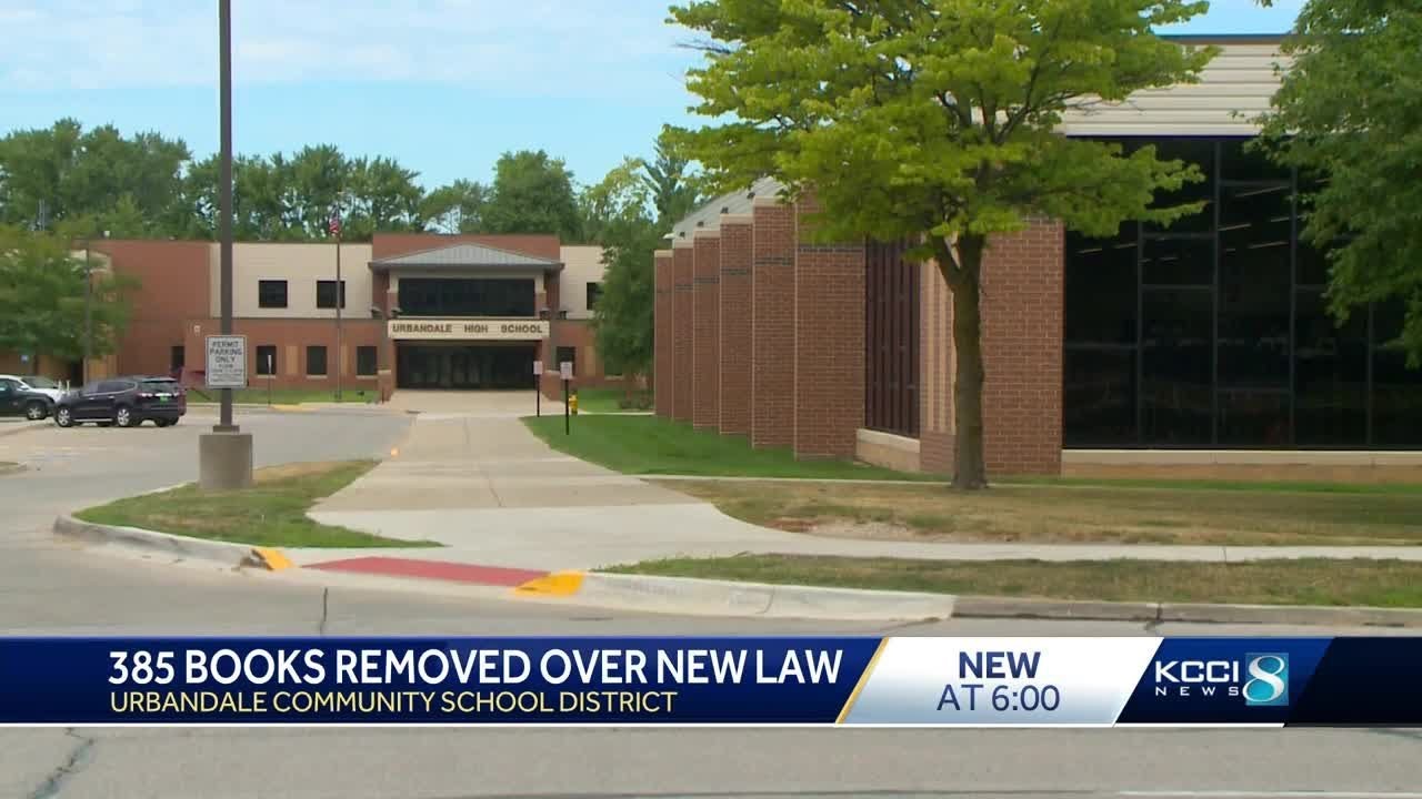 Nearly 400 titles on reported banned book list at Urbandale schools