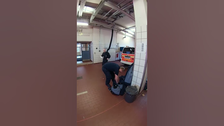 POV: Du bist bei der Feuerwehr und der Alarm geht los