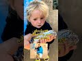 ابتسامة أمل في قلب المعاناة لقاء أحمد أبو الروس مع ملكة جمال مخيمات غزة ابتسامة أمل في قلب المعاناة لقاء أحمد أبو الروس مع ملكة جمال مخيمات غزة