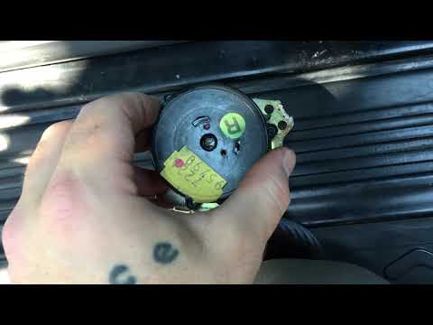 How To Fix Stuck Seat Belt Mechanism, Land Rover Discovery 2