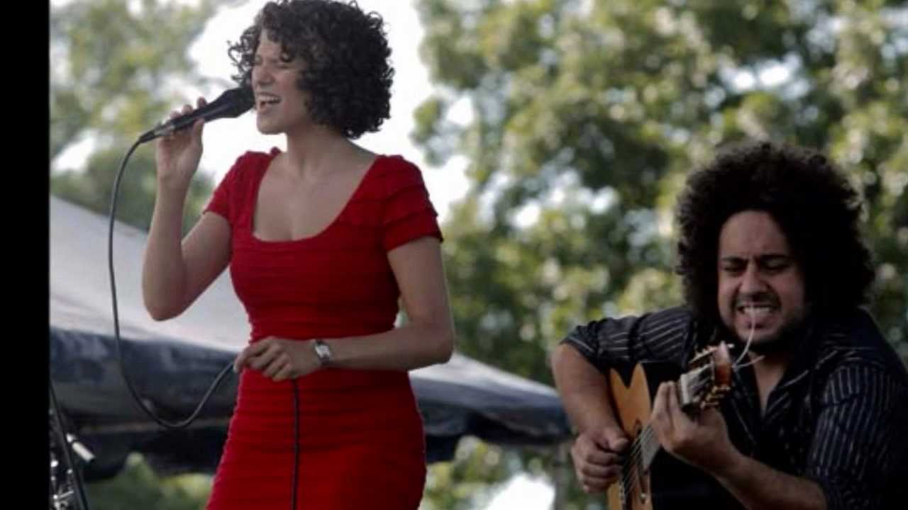 "Girl from Ipanema" - Cyrille Aimée & Diego Figueiredo (live)