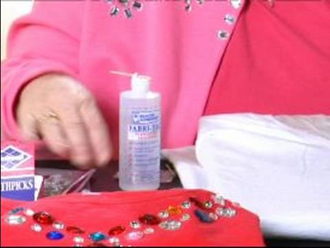 decorating-clothes-with-rhinestones-:-gluing-rhinestones-to-clothing