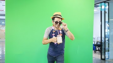 Retro Mirror Booth: Background Replacement Feature