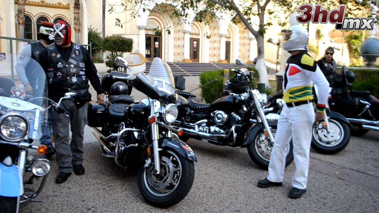 Motociclistas Festejan a niños - YouTube