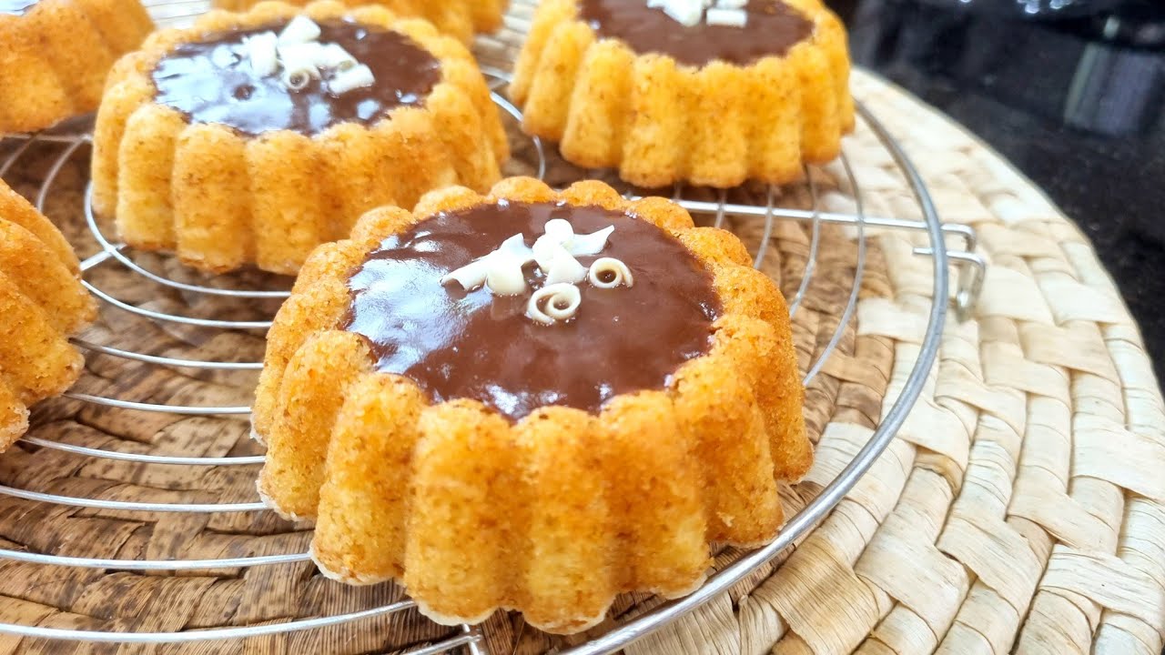 مطبخ ام وليد / كيكات صغار غير ببيضة واحدة بذوق البرتقال و محشية شوكولا خفة بونج وبنة 😋.