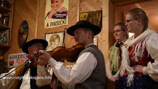 Miniatura de vídeo de ""Idom casy za casami", sł. Stanisław Nędza-Kubiniec. Wykonanie Anna i Katarzyna Stanuch"