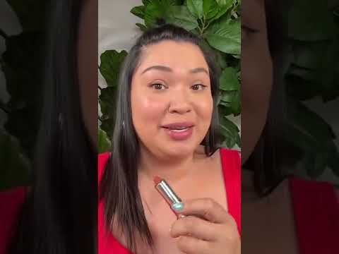 Video: Maybelline Color Whisper lūpu krāsa - Rose of Attraction Review