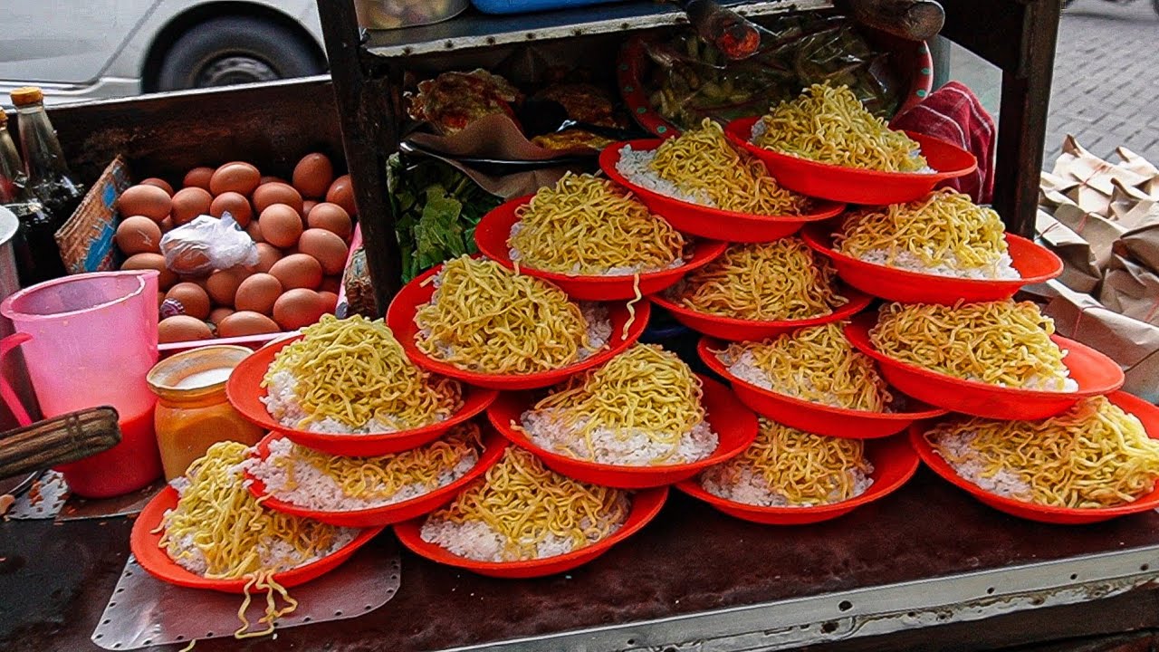 BARU DATANG BELUM ADA YANG BELI TAPI LANGSUNG GORENG PULUHAN PORSI, SETENGAH JAM LANGSUNG HABIS