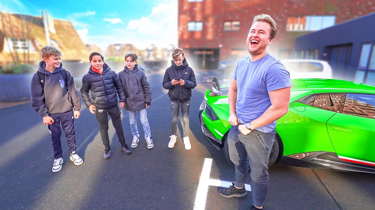 IK ZET HEM VOOR HET BLOK BIJ DEZE KIJKERS!