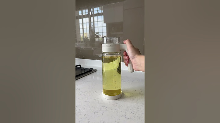 The Oil Dispenser That Will Make Cooking Easier #oildispenser #kitchentools #glassjars #kitchenitems