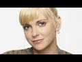 The Real Reason Anna Faris Left Mom