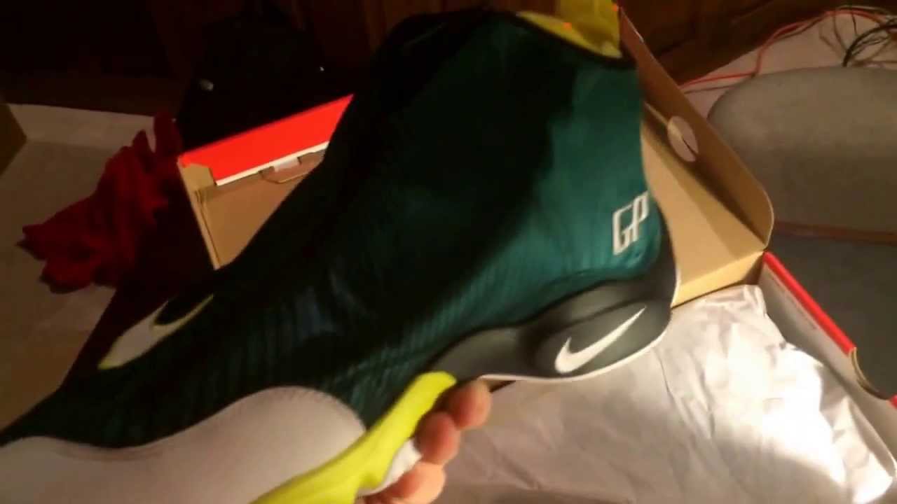 Ice Cold Kicks Unboxing: Nike The Glove x Sole Collector