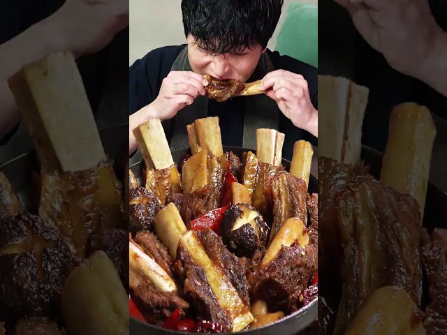 뼈가 쏙 빠지는 소갈비찜!! 야무지게 뜯어먹기????