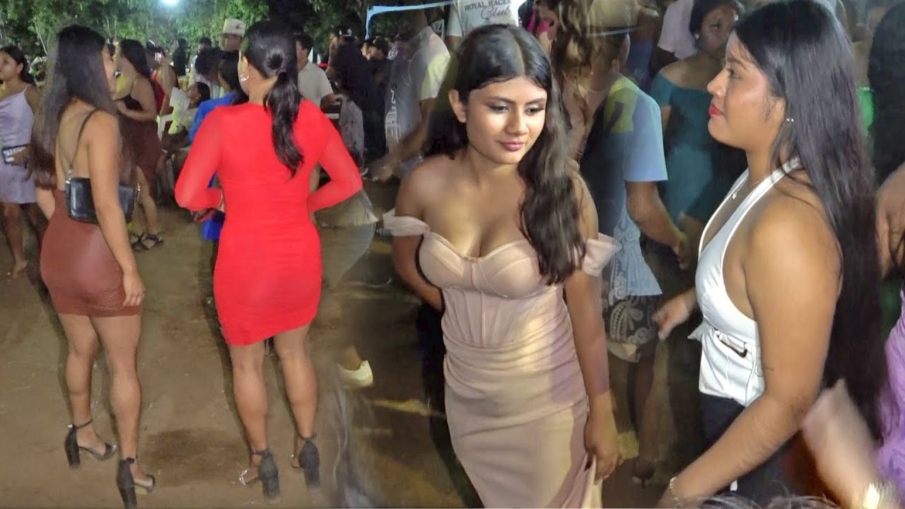 Mujeres Hermosas Bailando Con Los Del Sabor En San Antonio Cuautepec, Gro.