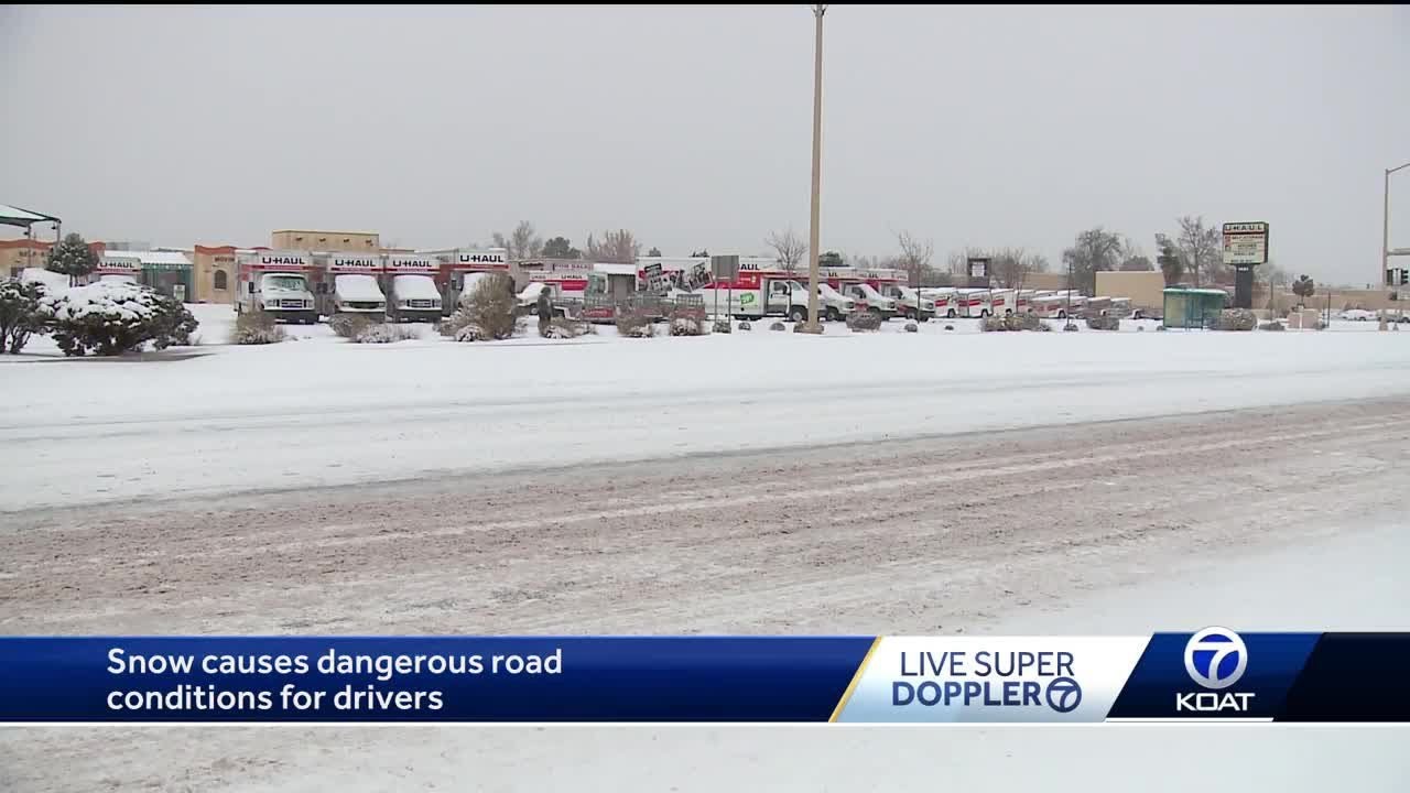 Snow causes dangerous driving conditions in New Mexico - YouTube