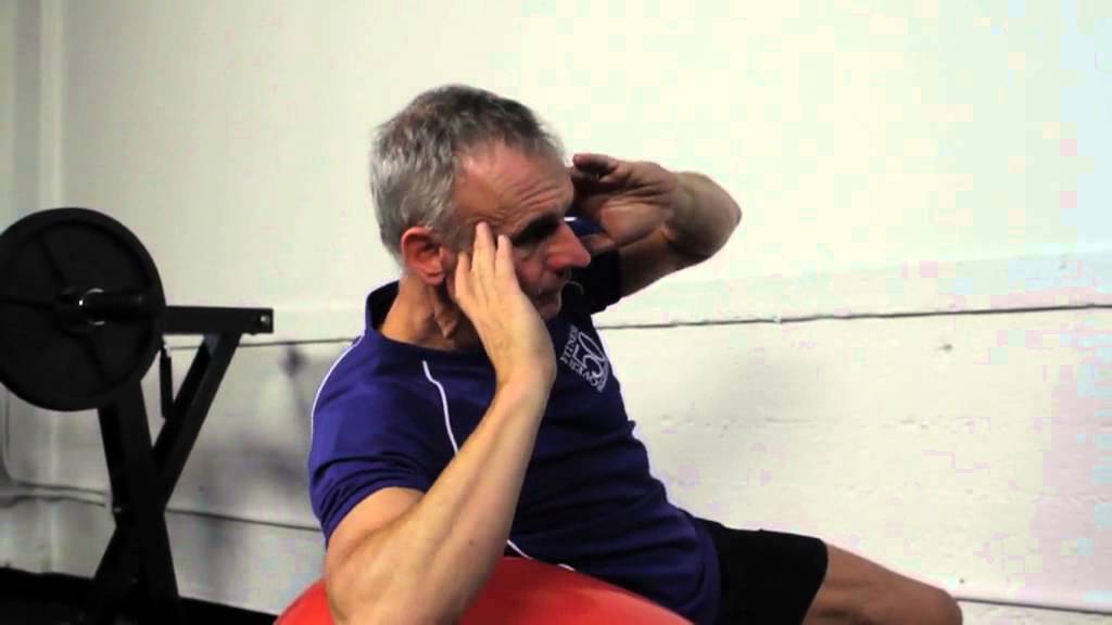 workouts traduccion Obliques - Swiss Ball Rotating Crunch (M36)