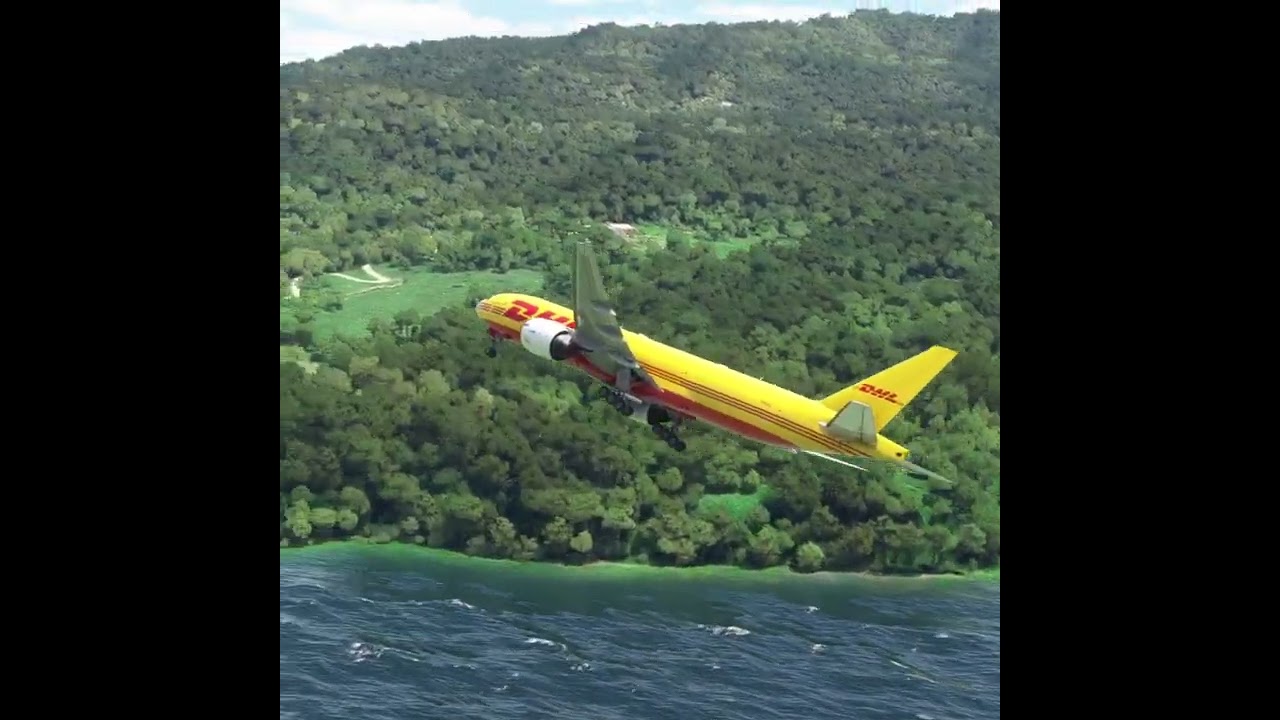 Airplane Emergency Landing at Airport Eps 590