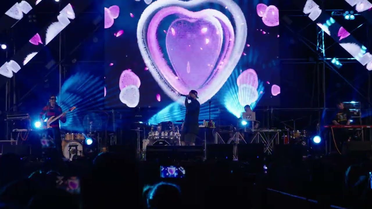 URBOYTJ - รักฉันเรียกว่าเธอ @ ละอ่อน Music Festival [26112022]