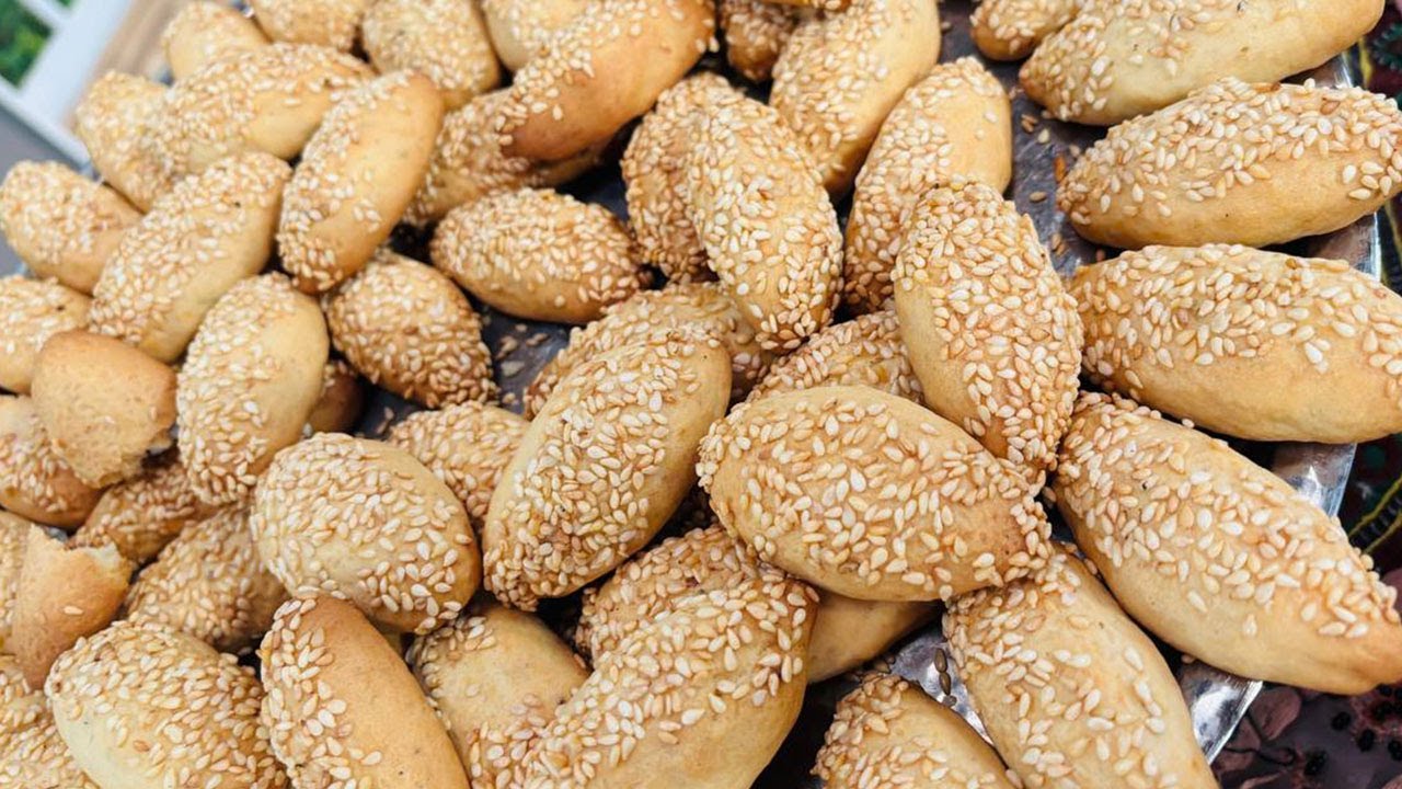 طريقة عمل بسكويت السمسم | سر الصنعة مع الشيف دعاء السمنودي