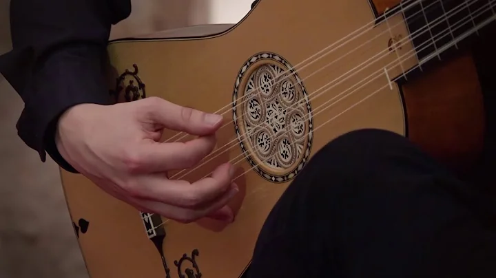 Villanos by F. Guerau played on the baroque guitar...