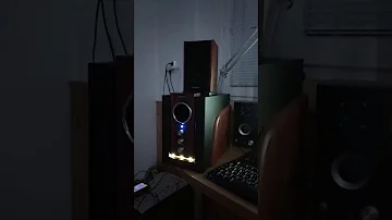 Jaké jsou parametry reproduktorů?