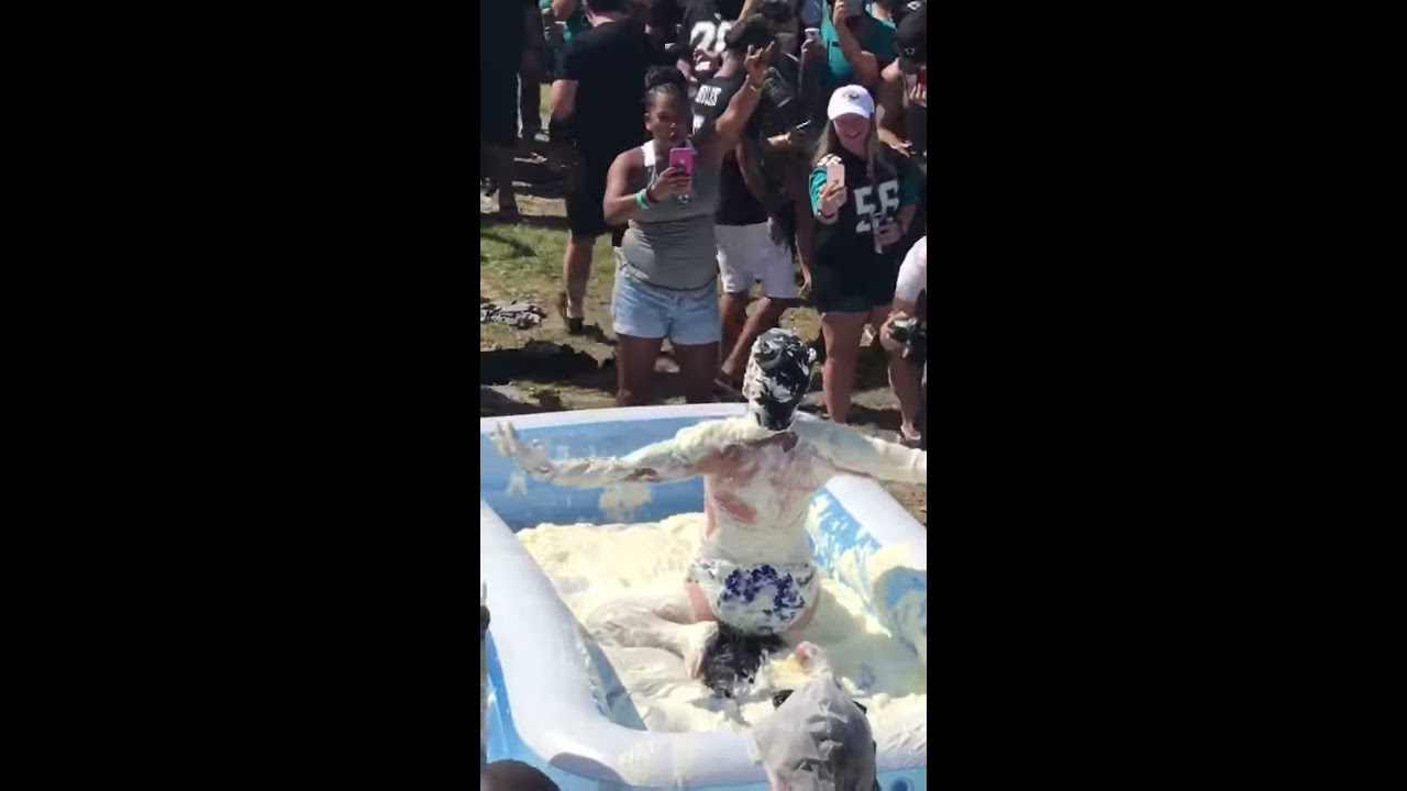 Jacksonville Man Bellyflops Into Pool Of Mayonnaise