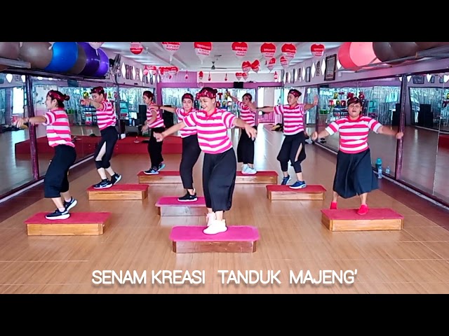 Senam kreasi TANDUK MAJENG - Madura Jawa Timur - Stepdance Choreo by Santistudio class=