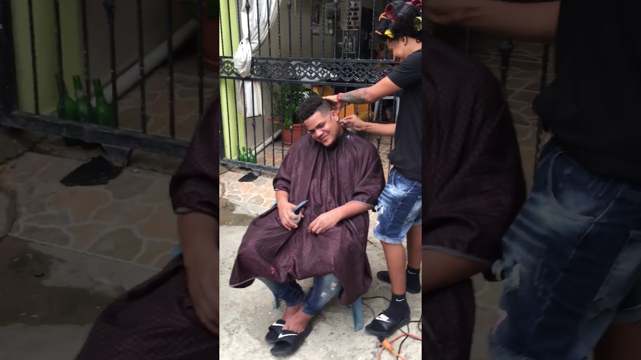 Un dia normal en un barrio de República Dominicana / A normal day in a Dominican Hood.