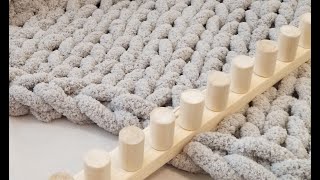 Casting off with the Chunky Knit Loom - Light Grey