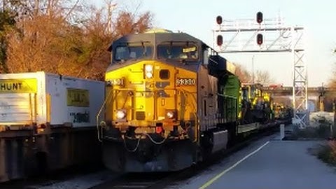 [CSXT]5330 GE ES40DC Solo Leads Maintenance of Way Track Equipment Train W036-05 With 1st Gen K5HL