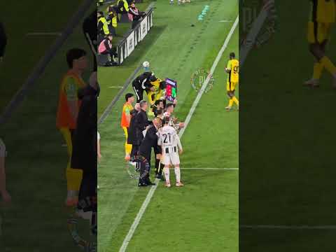 Video El clamor del Stadium al regreso de Arek