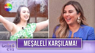 Gülben Gelinden Gelinlerimize Kırmızı Halı Ve Meşaleli Karşılama Gelin Evi 1013. 