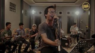 Menemukanmu - Seventeen | Pandika Kamajaya Feat Dapur Music Project Live Cover