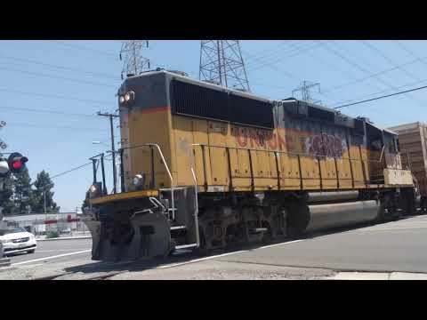 UP #1064 Marlboro Local @ Batavia Ave Crossing