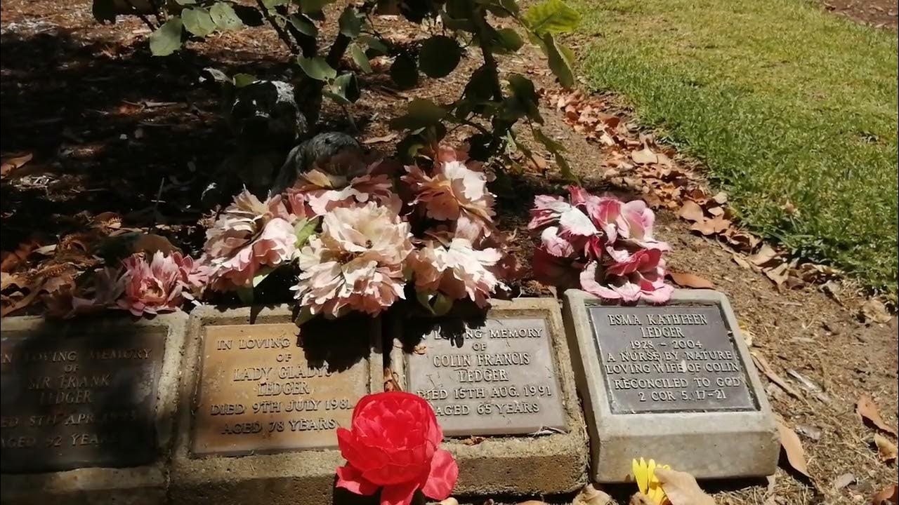 The final resting place of the Batman actor Heath Ledger YouTube