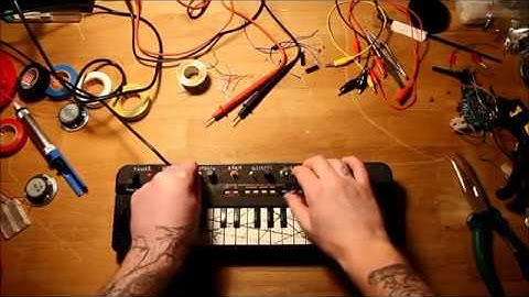 Circuit bent Casio SA-8 (glitch & noise)