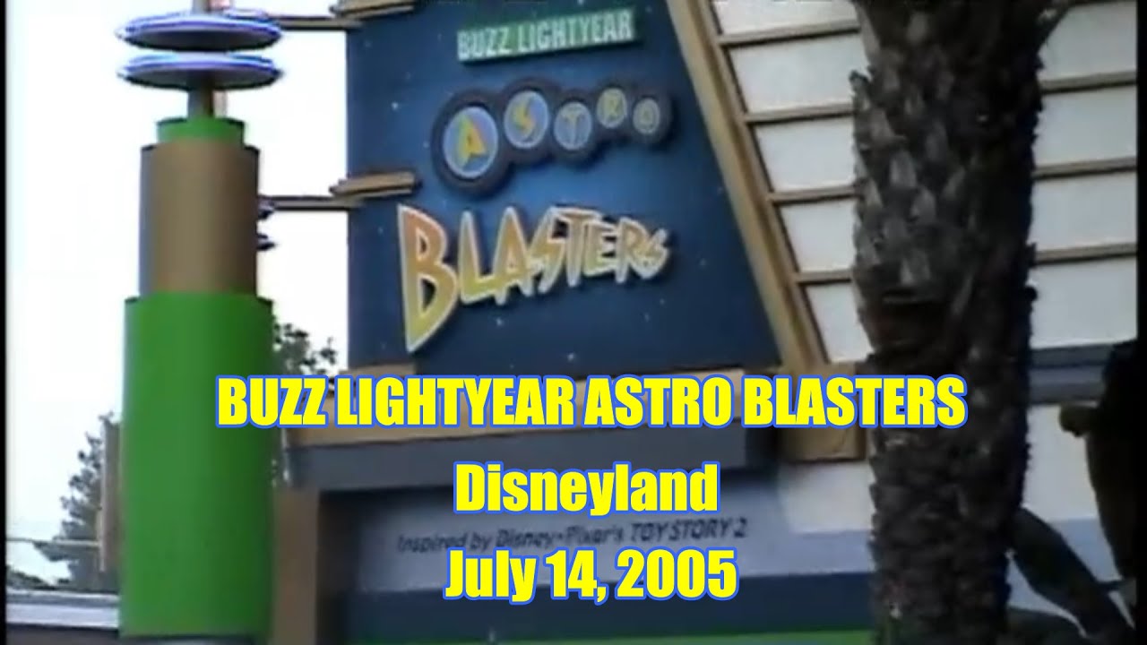 Buzz Lightyear Astro Blasters - July 14, 2005 - Disneyland - queue