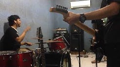 Bondan Prakoso and Fade 2 Black - S.O.S (cover by Bilardo Band)  - Durasi: 9:00. 