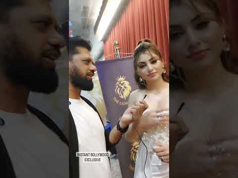 Vídeo: Urvashi rautela era un iitià?