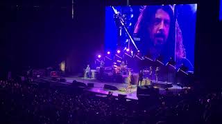 Taylor Hawkins singing Queen’s “Somebody to Love” with the Foo Fighters on 2021.12.09