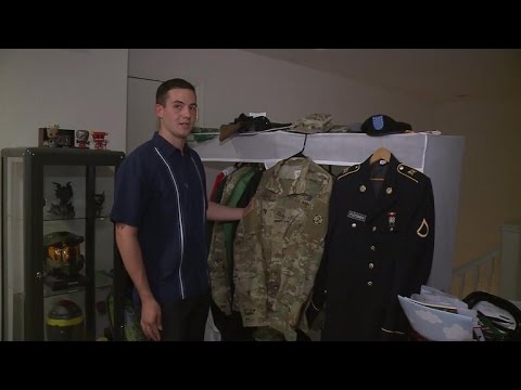 Video: Civilii le este permis să poarte uniforme militare?