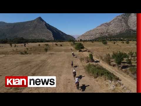 Klan News- Turistët zbulojnë Gjirokastrën me kuaj