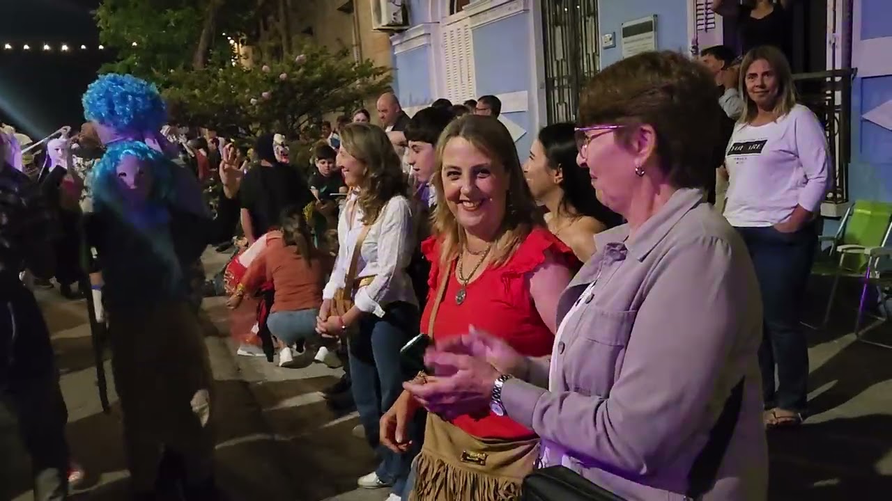 LLEGAR A LA PLAZA con luces y fantasias