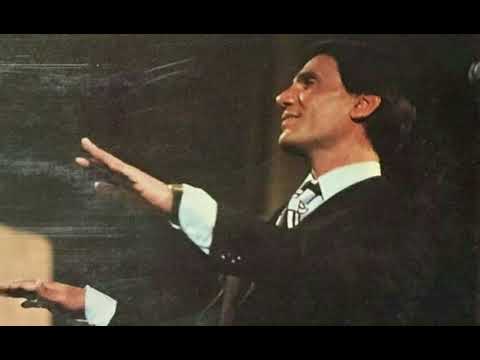 تحت القمر غنينا عبدالحليم حافظ