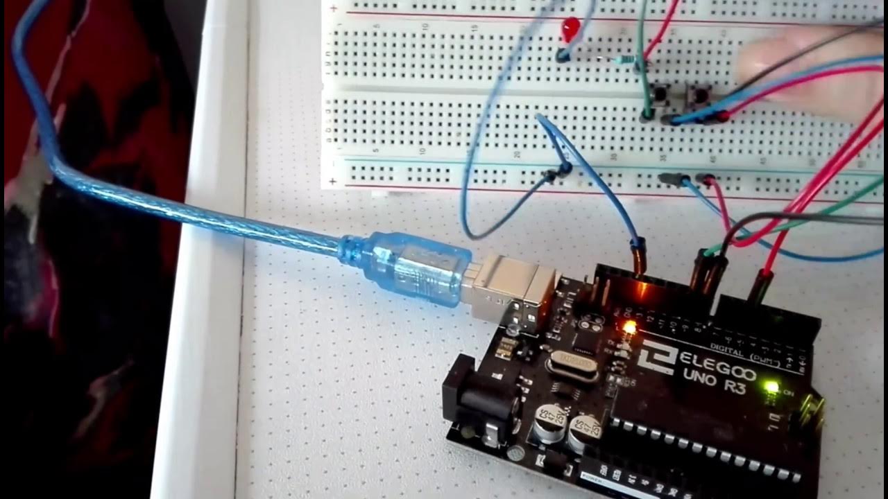 Enceder y apagar un LED mediante pulsadores con entradas digitales en