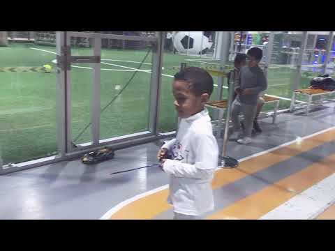 لعبي ب السيارة المتحولة بالريموت كنترول  