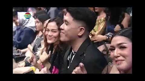 Iwan fals feat farel Prayoga serenade konser raya 28 tahun Indosiar 2023